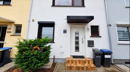 Preis deutlich gesenkt-Sehr gepflegtes RMH mit Sonnengarten Garten und Terrasse