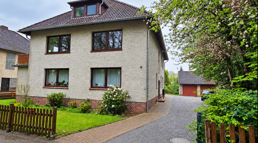 Große 2-Zimmer-Obergeschosswohnung- Lukrative Anlage oder selbst bewohnen! Am Stadt- und Waldesrand